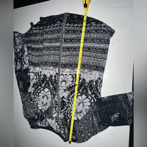 Woman Lucky Brand Blouse Size Medium Long Sleeves - Picture 6 of 6